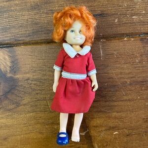 Annie doll 80s
